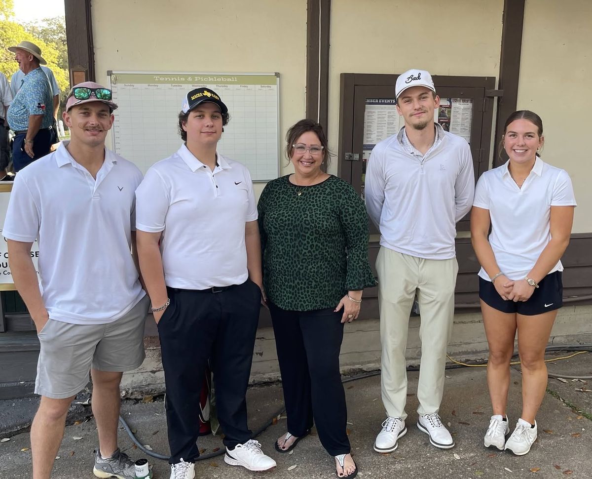 Golf tournament group photo