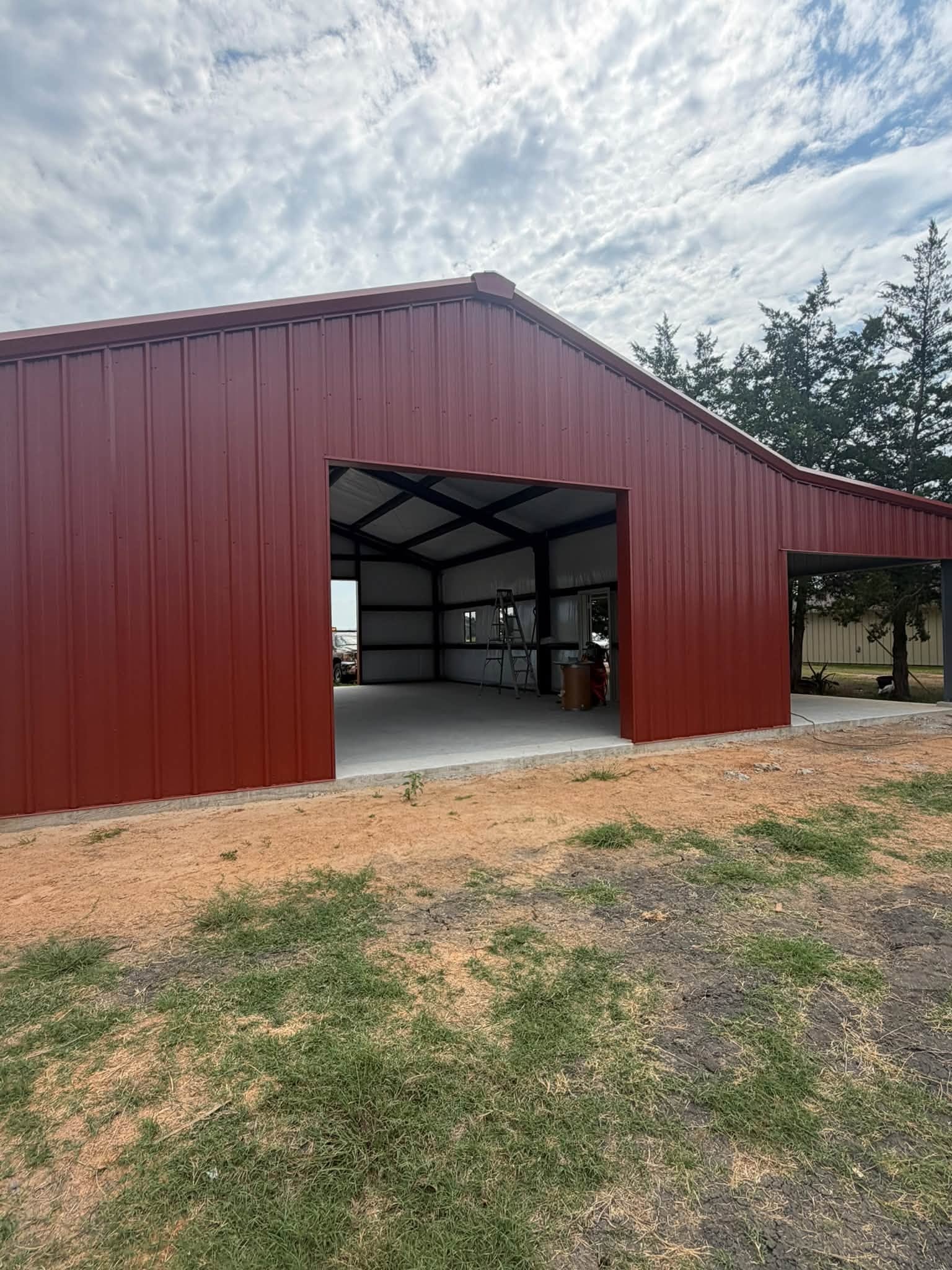 New construction equipment barn with SB-installed overhead doors